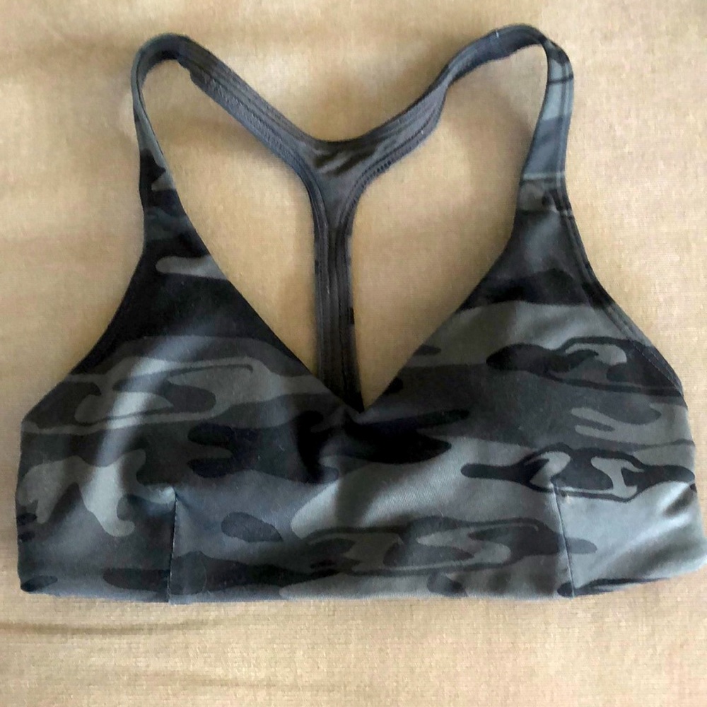 Lululemon camo sports bra